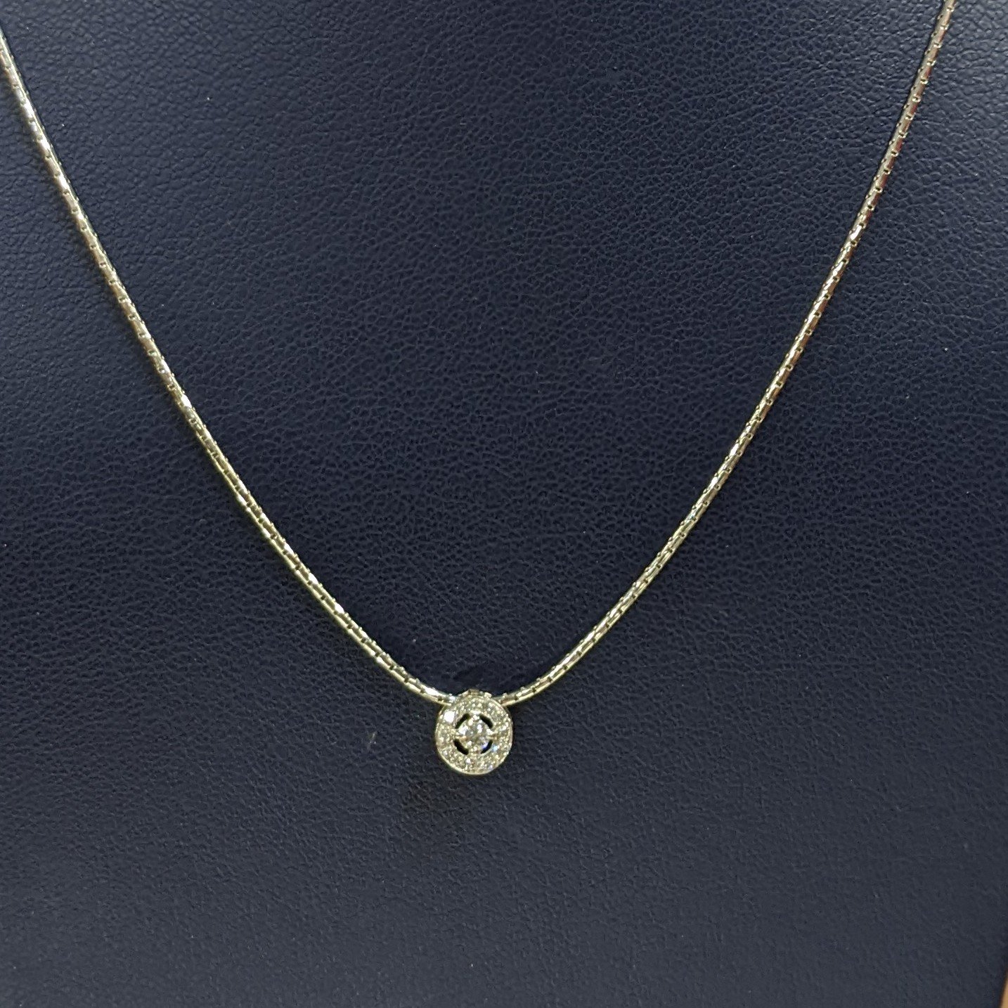 18ct White Gold Diamond Halo Style Necklace - Howells Jewellers